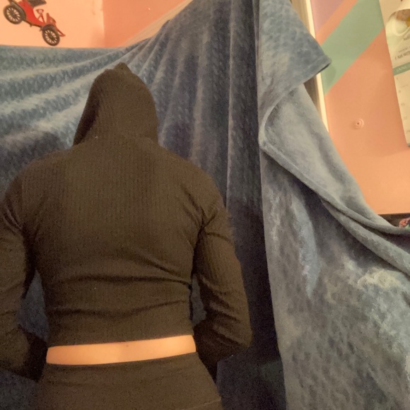 Crop top sweater - Picture 3 of 3